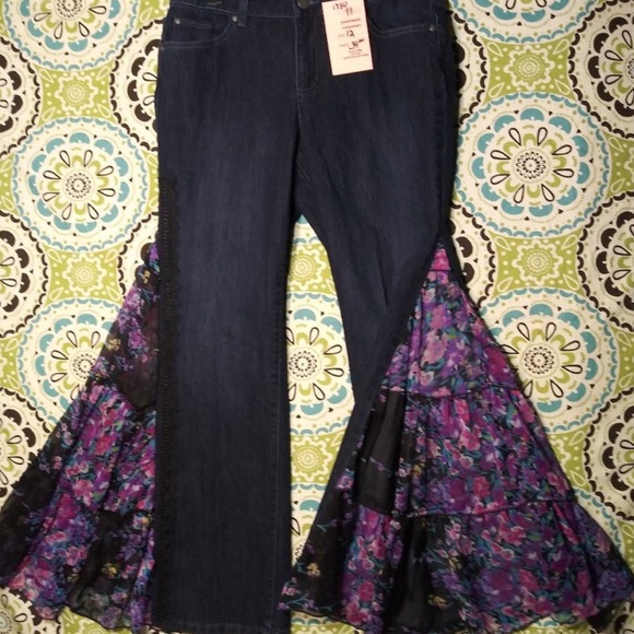 Here are the jeans. - Picture 11 of 16